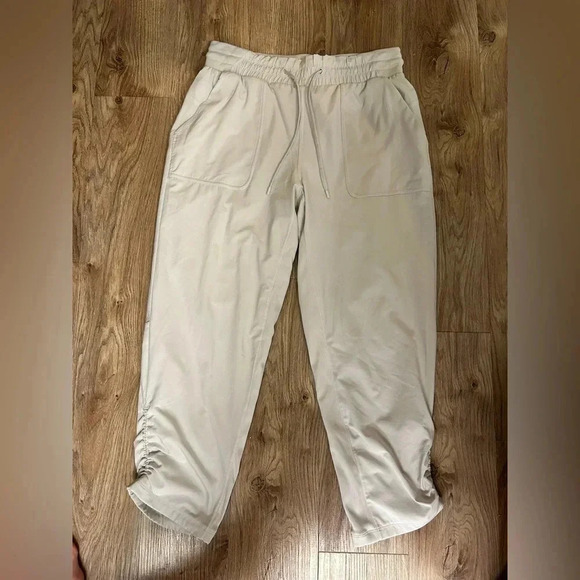 lululemon athletica Pants - Lululemon cream beige cinched jogger